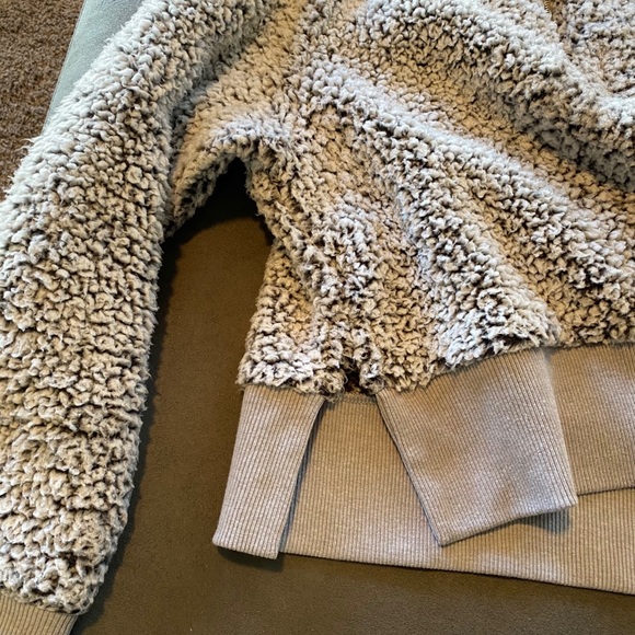 NWOT VS PINK Cropped Sherpa Half Zip - Picture 5 of 10